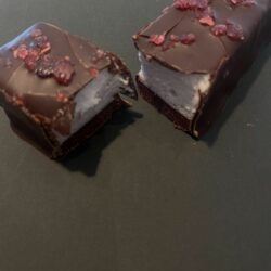 La barre chocolatée cassis et violette