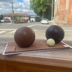 idée cadeau fête des pères : boules de pétanques en chocolat